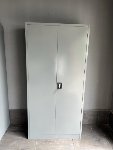 szafka metalowa 2 drzwiowa na dokumenty do archiwum zaplecza biura
