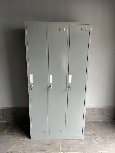szafka pracownicza 3 drzwi na zaplecze do fabryki